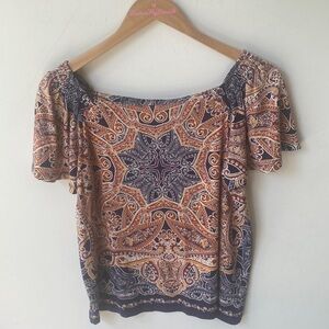 Rose + Olive boatneck tribal printed Top, Size: M